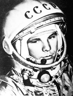 60 лет назад (1961) космонавту №1 Юрию Алексеевичу Гагарину было присвоено звание Почетного гражданина Тюмени