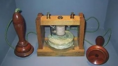 Выставка электронная "140 лет со времени изобретения первого телефонного аппарата"