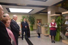 В Тюменской областной научной библиотеке открылась выставка "Этапы большого пути"