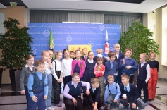 Учащиеся тюменских школ посетили выставку «Движение ДОБРОЙ ВОЛИ»